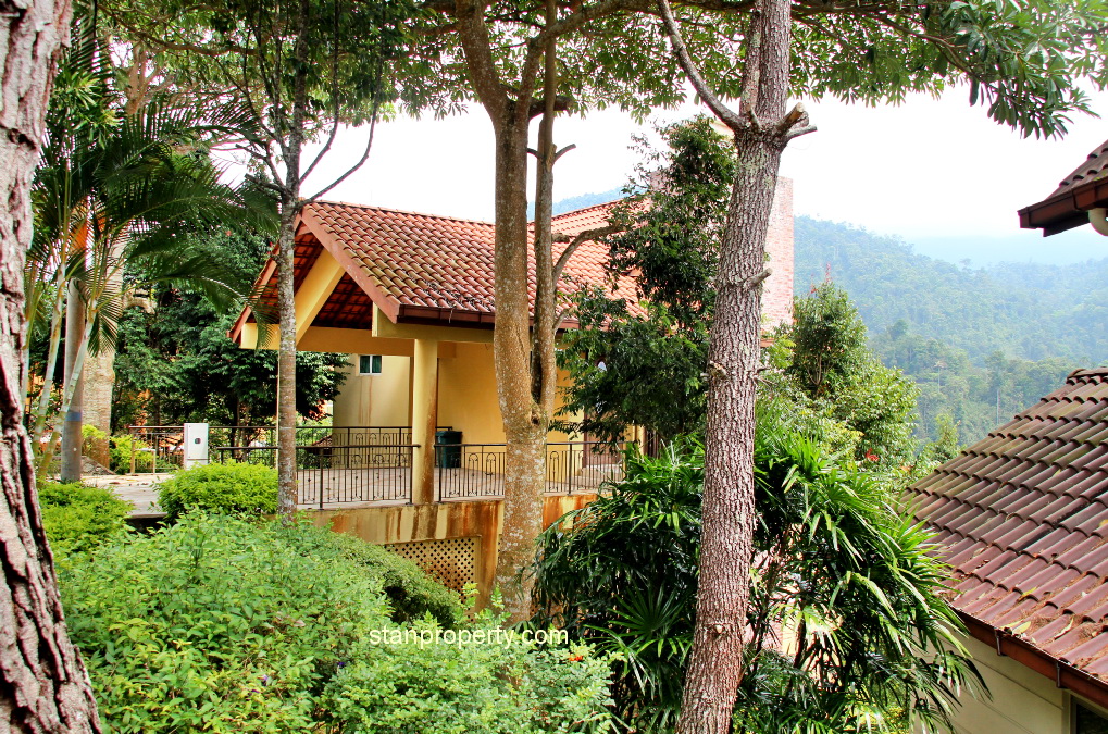 Stunning Resort Living Bungalow