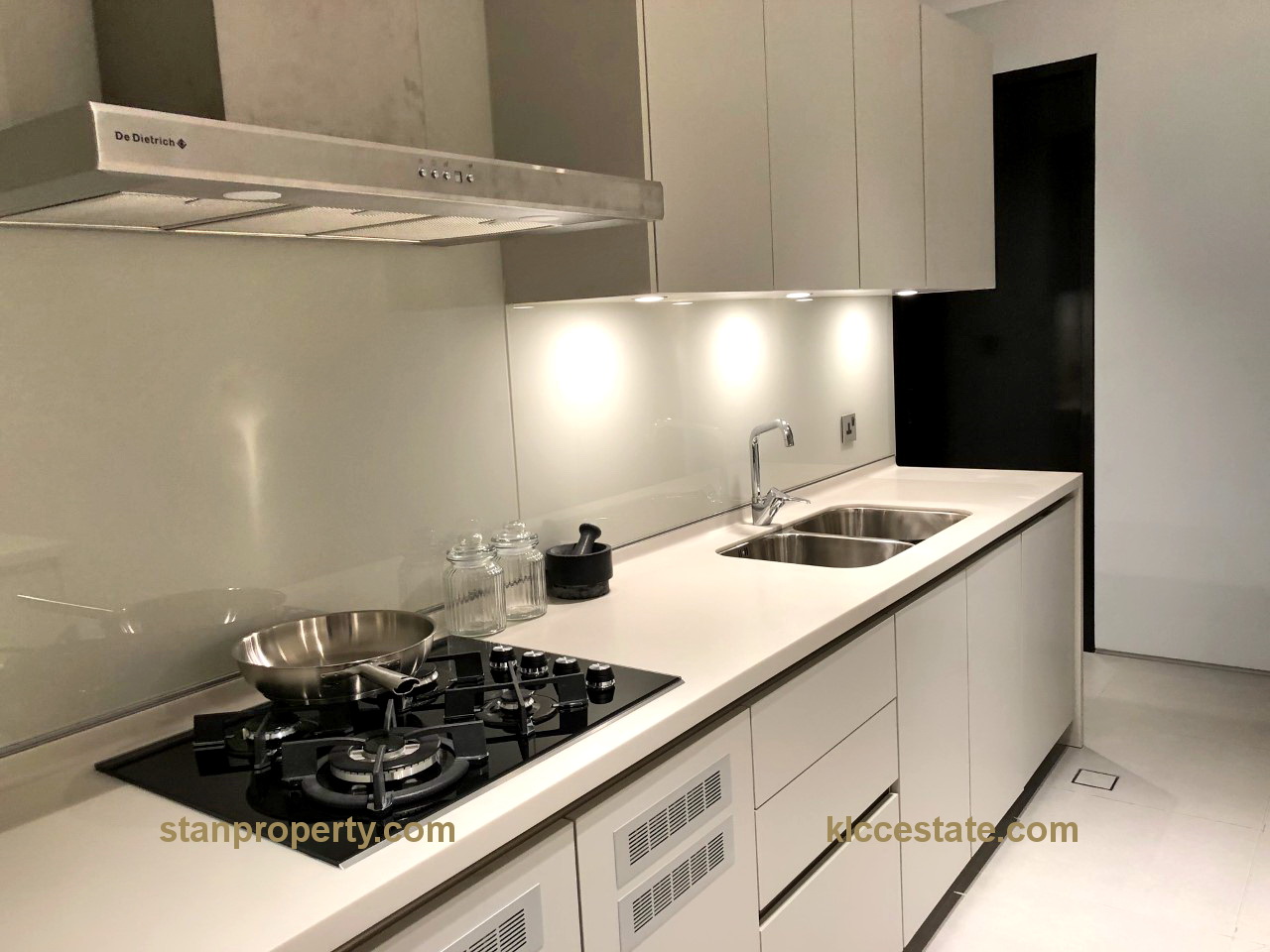 Four Seasons Condo Extensively Renovated