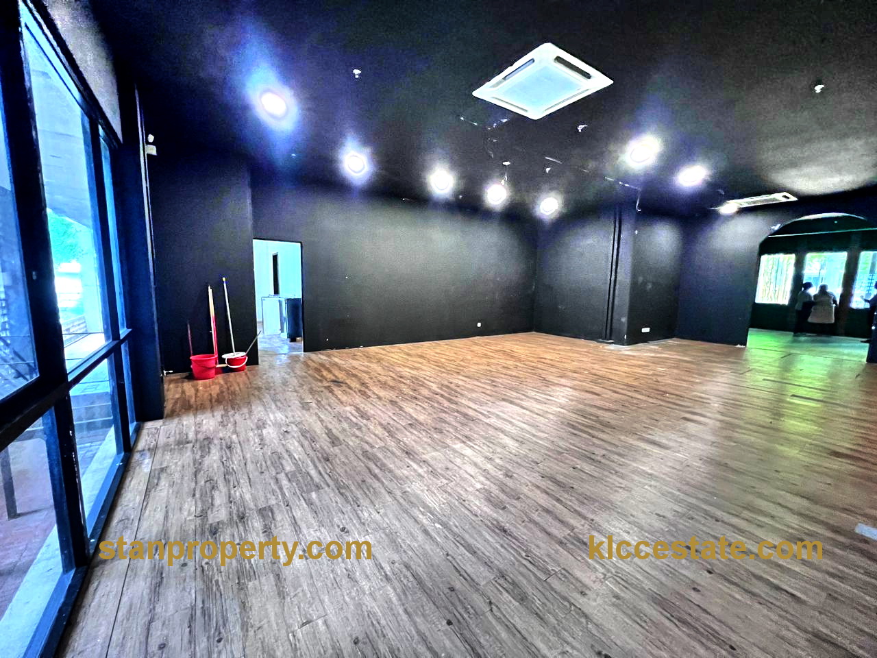 PJ Shop For Rent