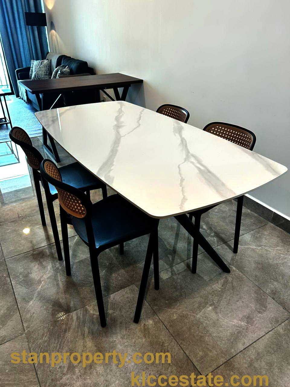 Boulevard Service Apartment