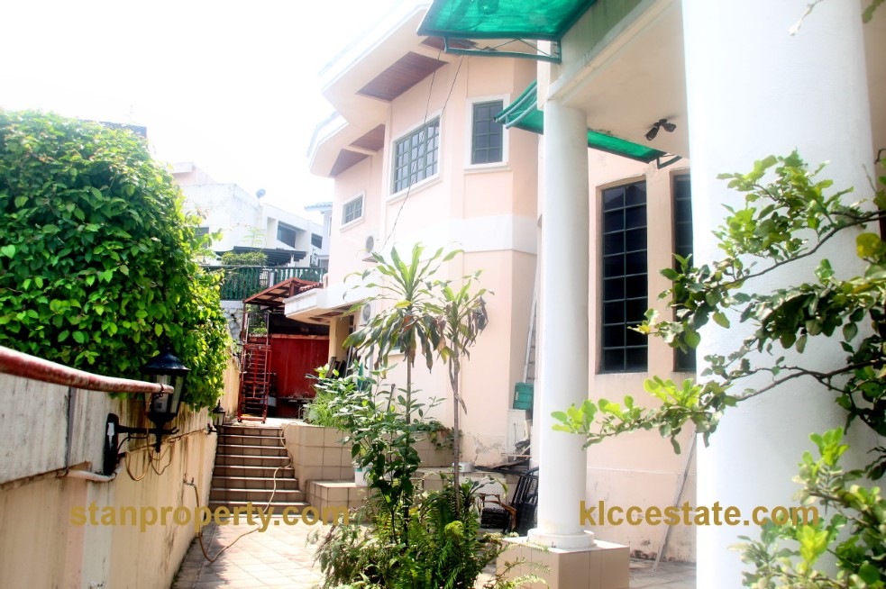Stanproperty Tropical Villa
